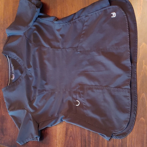Black Urban Performance Scrub set, size Mediums. EUC - Picture 3 of 12